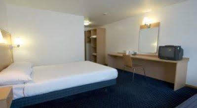 Travelodge Glasgow Paisley Road Exterior foto